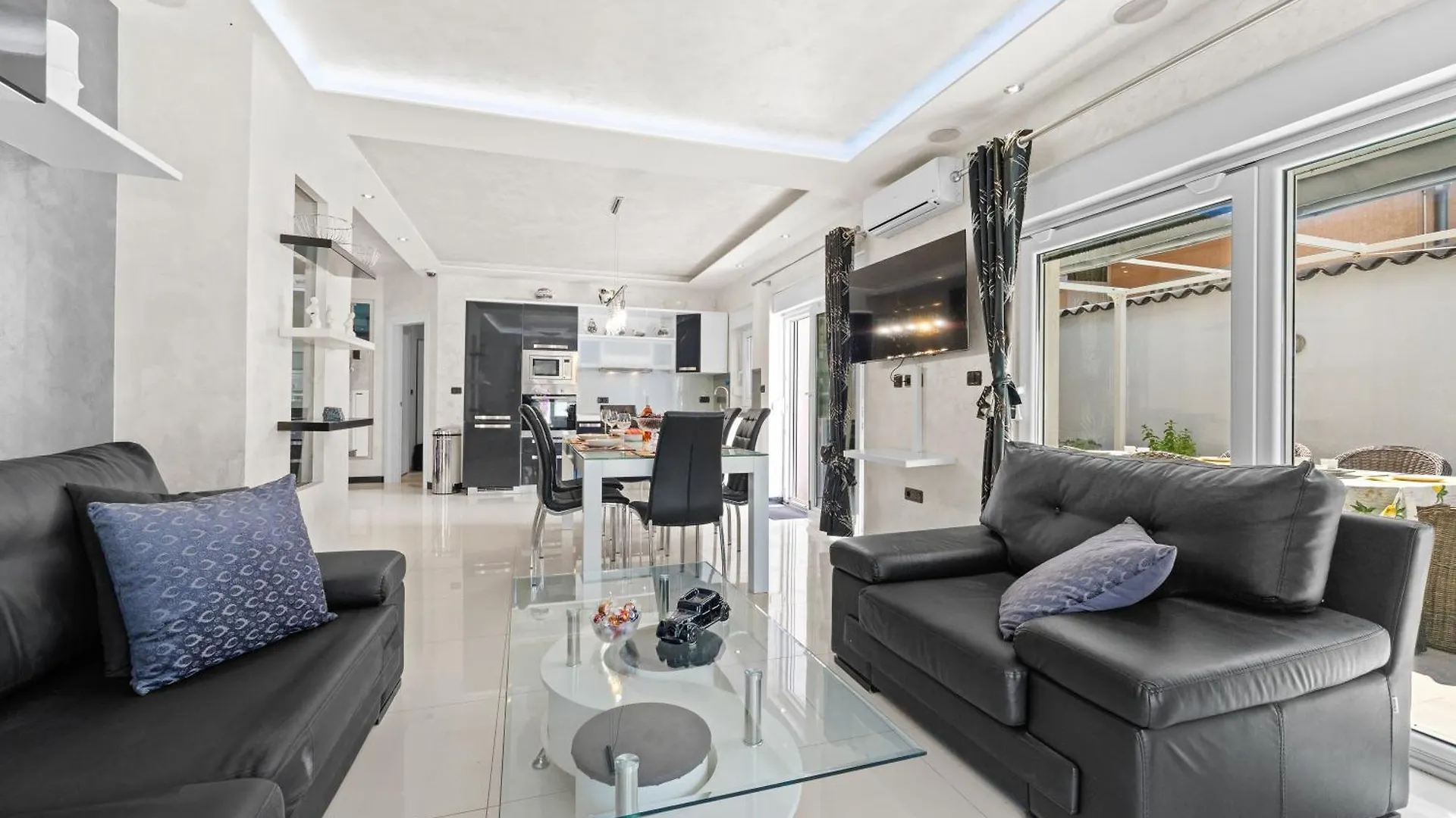 Apartment Villa Bianco Nero - Happy Rentals Pula
