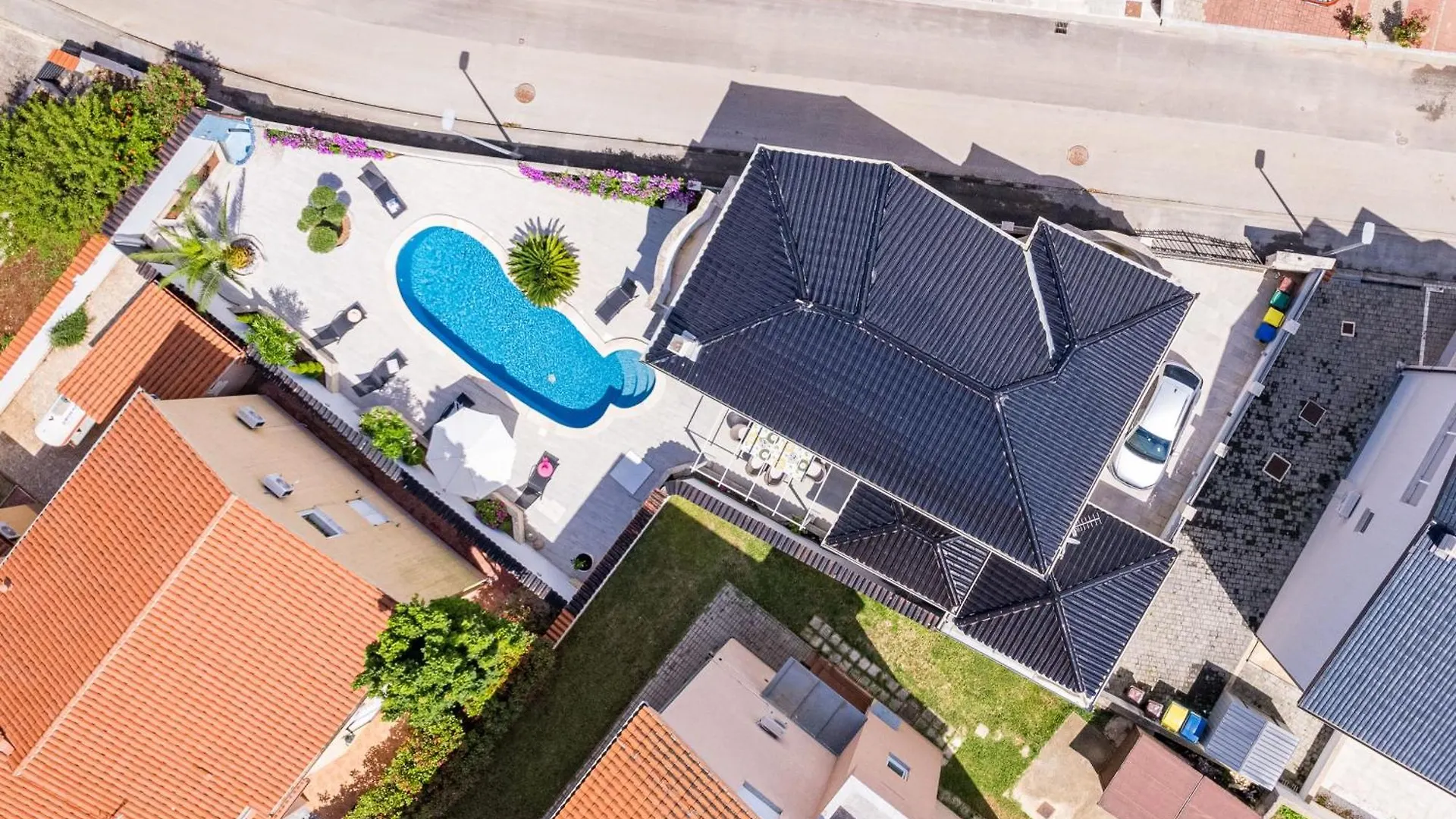 Villa Bianco Nero - Happy Rentals Pula